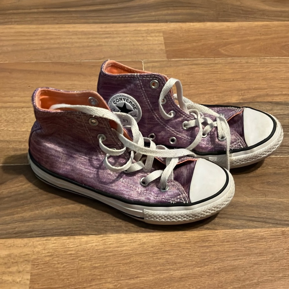 Girls converse size 1